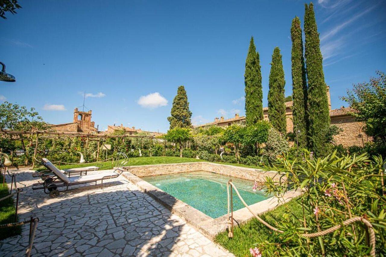 Palazzo Del Capitano Wellness E Relais Hotel San Quirico dʼOrcia Exterior foto