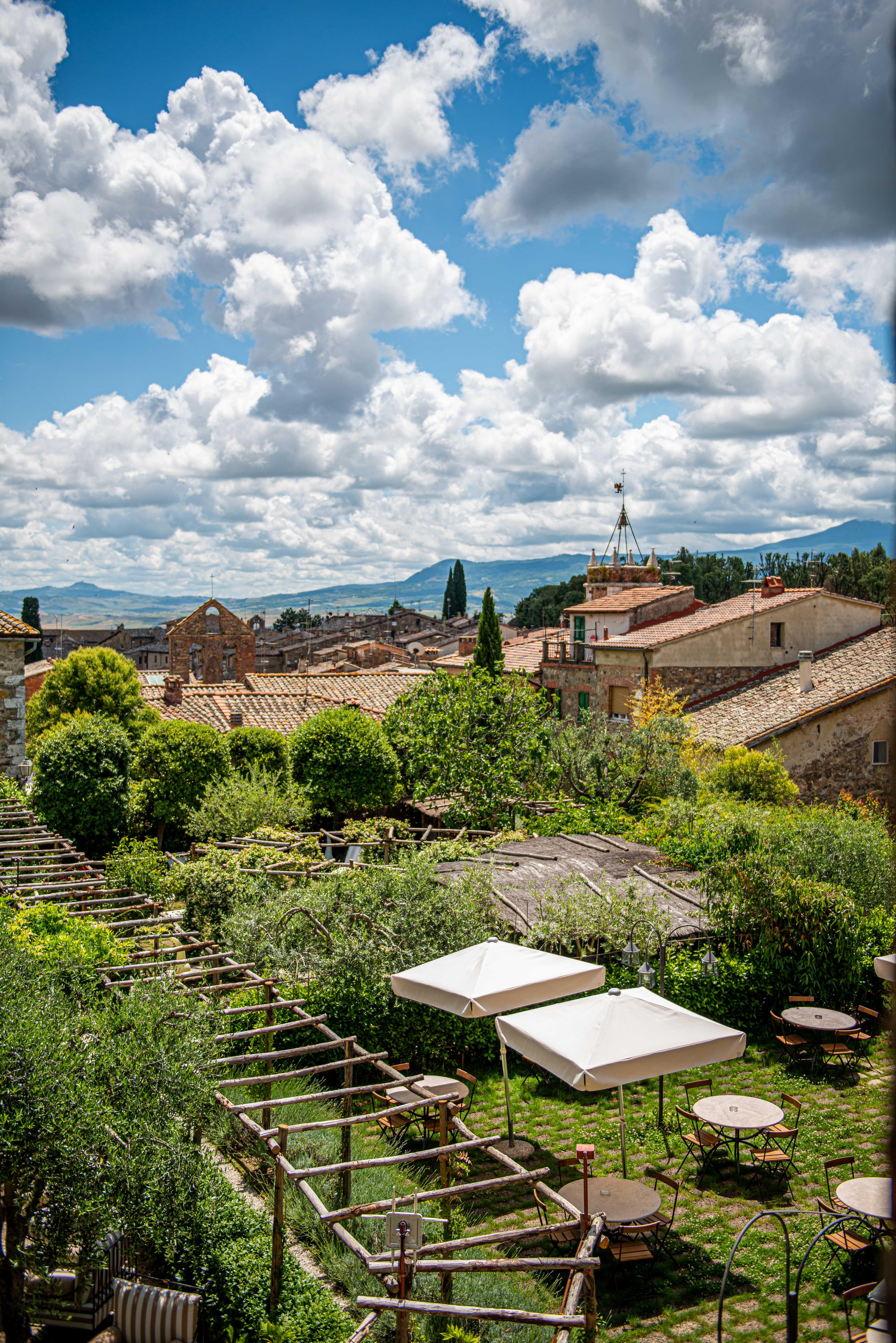 Palazzo Del Capitano Wellness E Relais Hotel San Quirico dʼOrcia Exterior foto